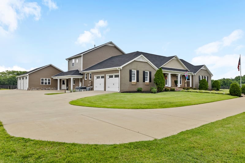 856 S Cross Bridges Rd, Mount Pleasant, TN 38474