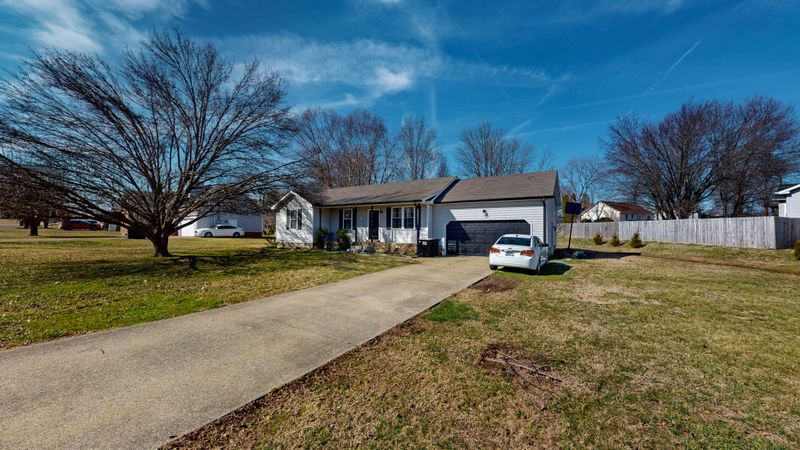 1014 Sunday Silence Dr, Greenbrier, TN 37073