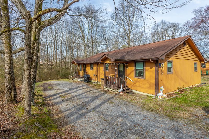 315 Old Lake Rd, Tunnel Hill, GA 30755
