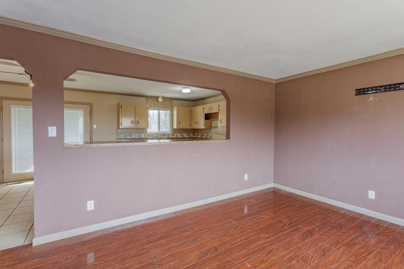 950 N Pine St, Rossville, GA 30741