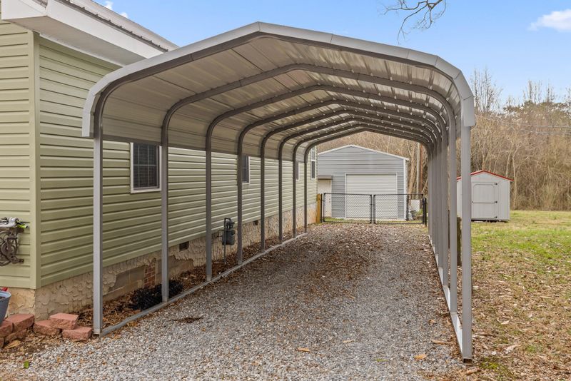 906 Stewart Ave, Chickamauga, GA 30707