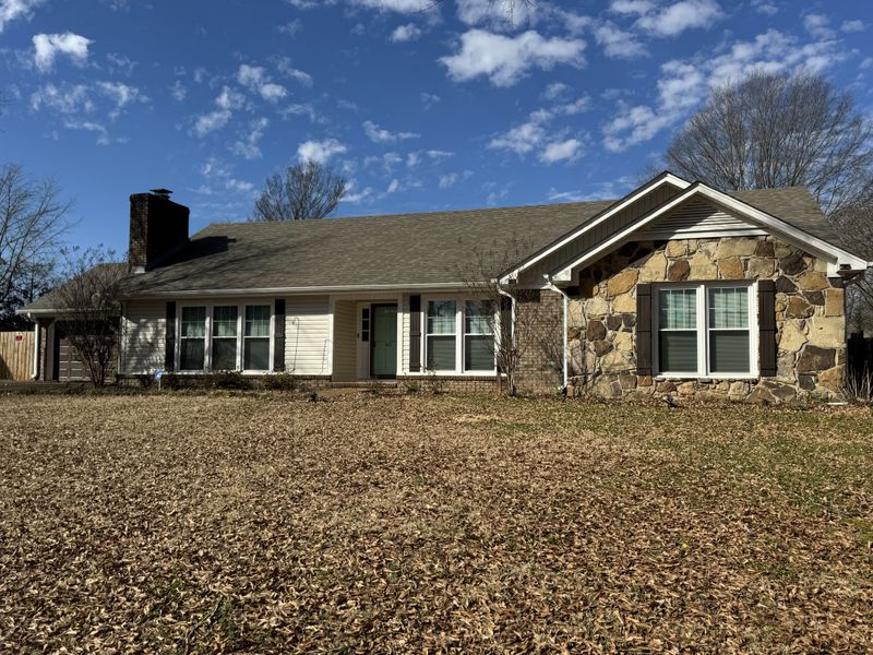 143 E Oak Hill Dr, Florence, AL 35633