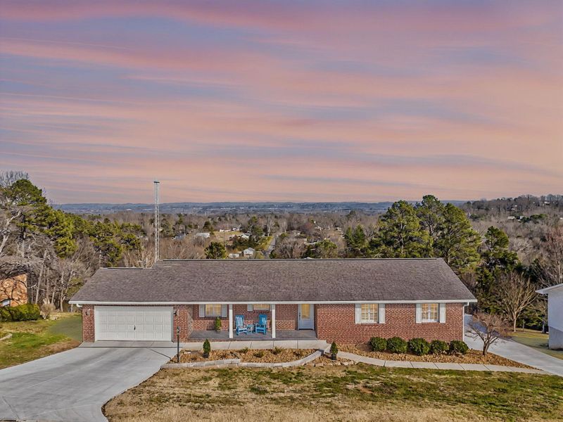 180 S Mission Ridge Dr, Rossville, GA 30741