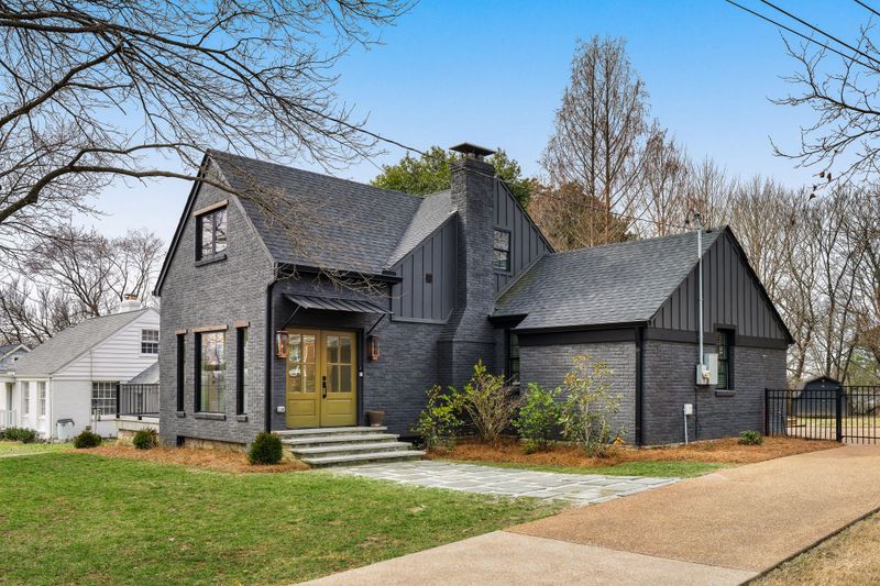 542 Skyview Dr, Nashville, TN 37206
