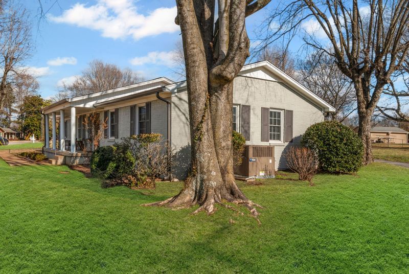 201 Sunnyside Ln, Columbia, TN 38401