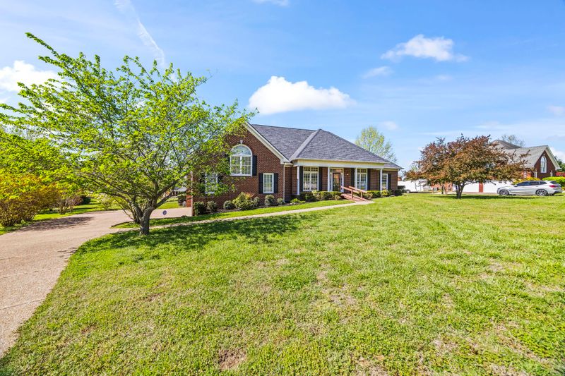 2102 Donna Kaye Ct, Mount Juliet, TN 37122