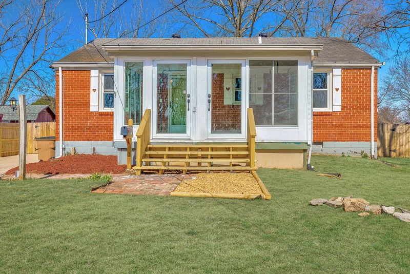 308 Fairlane Dr, Nashville, TN 37211
