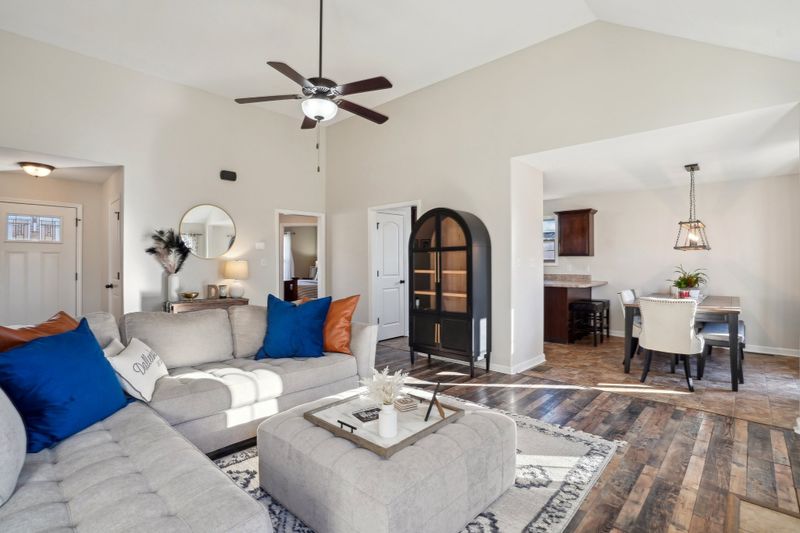 208 Hillview Way, Springfield, TN 37172