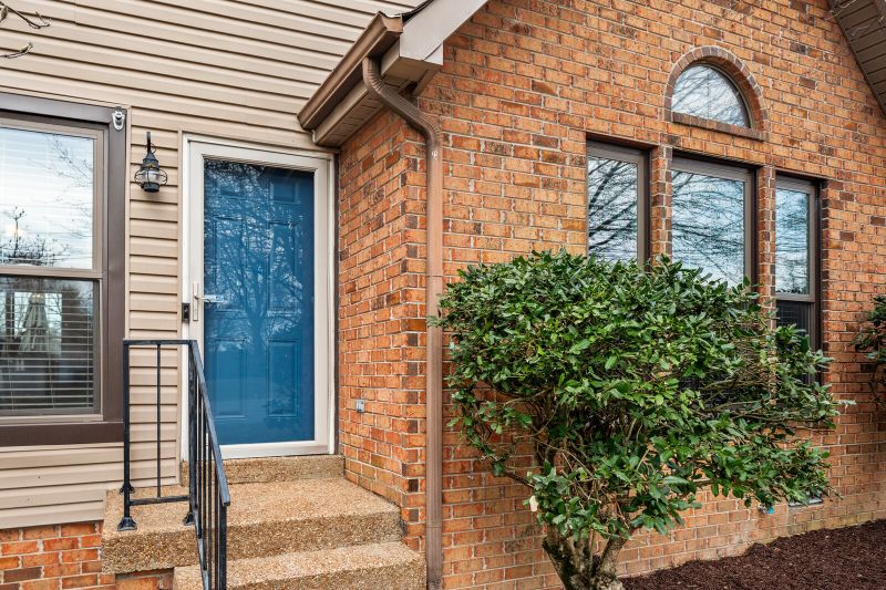 3304 E Lake Dr, Nashville, TN 37214