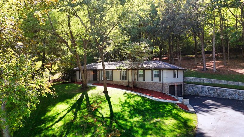 1813 Kingsbury Dr, Nashville, TN 37215