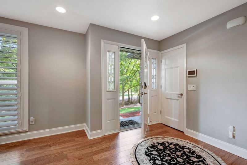 1813 Kingsbury Dr, Nashville, TN 37215
