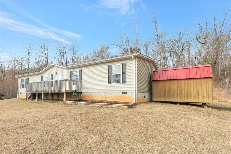 468 Woods Rd, Tunnel Hill, GA 30755
