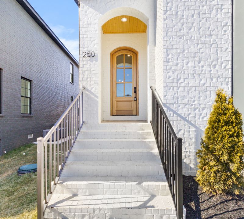 250 Franklin St, Pleasant View, TN 37146