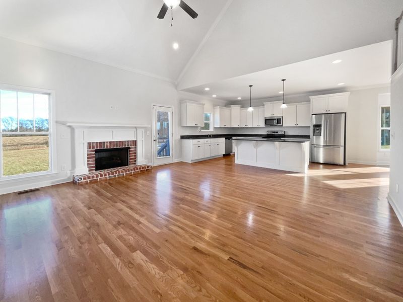 4001 Pleasant Gate Ln, Columbia, TN 38401