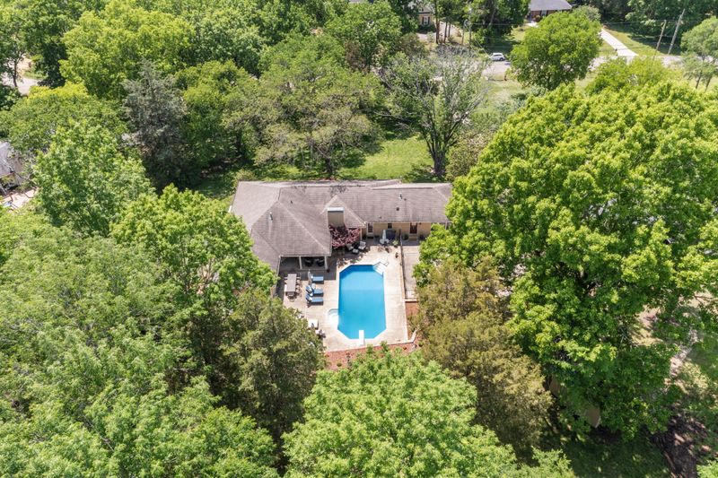 506 Clematis Dr, Nashville, TN 37205