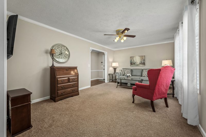 911 Squire Ct, Murfreesboro, TN 37129