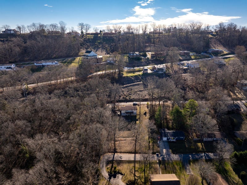 301 Dempsey Ln, Rossville, GA 30741