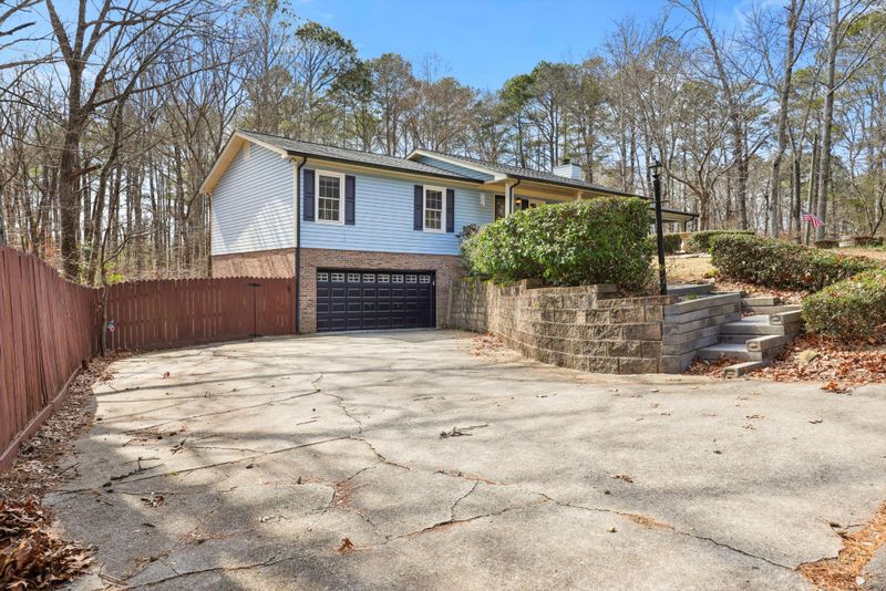 2021 Ashton Ln, Dalton, GA 30721
