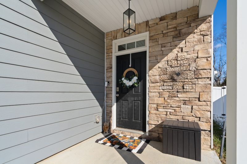 1047 Pepper Stone Dr, Lebanon, TN 37087