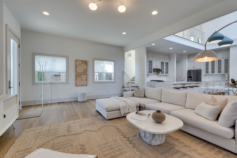 1305 Pillow St #A, Nashville, TN 37203