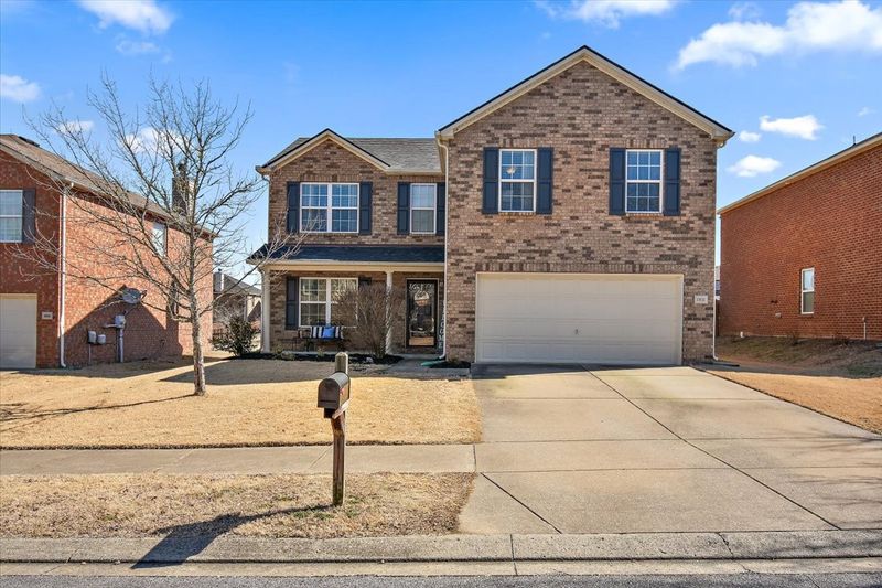 1011 Harmony Ln, Hendersonville, TN 37075