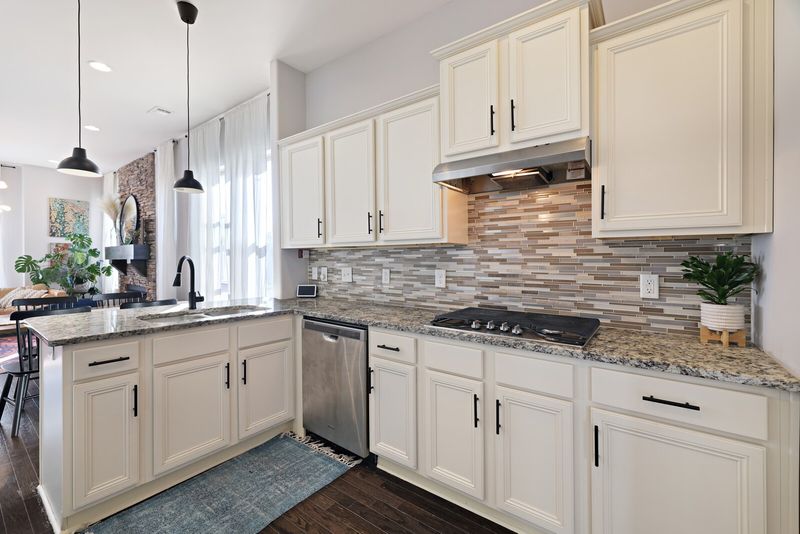 1657 Brockton Ln, Nashville, TN 37221