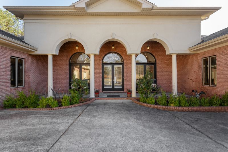 400 County Road 282, Florence, AL 35633