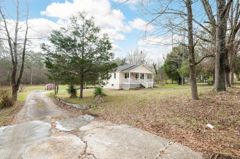 589 Dry Valley Rd, Rossville, GA 30741
