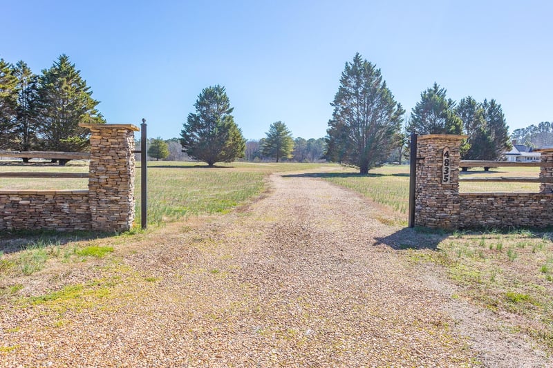 4835 E Broomtown Rd, Trion, GA 30753