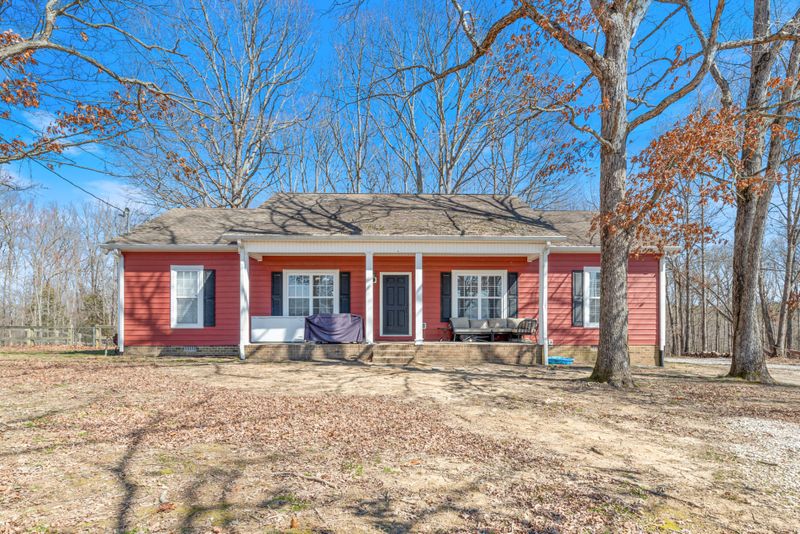 2001 Tennessee City Rd, Mc Ewen, TN 37101