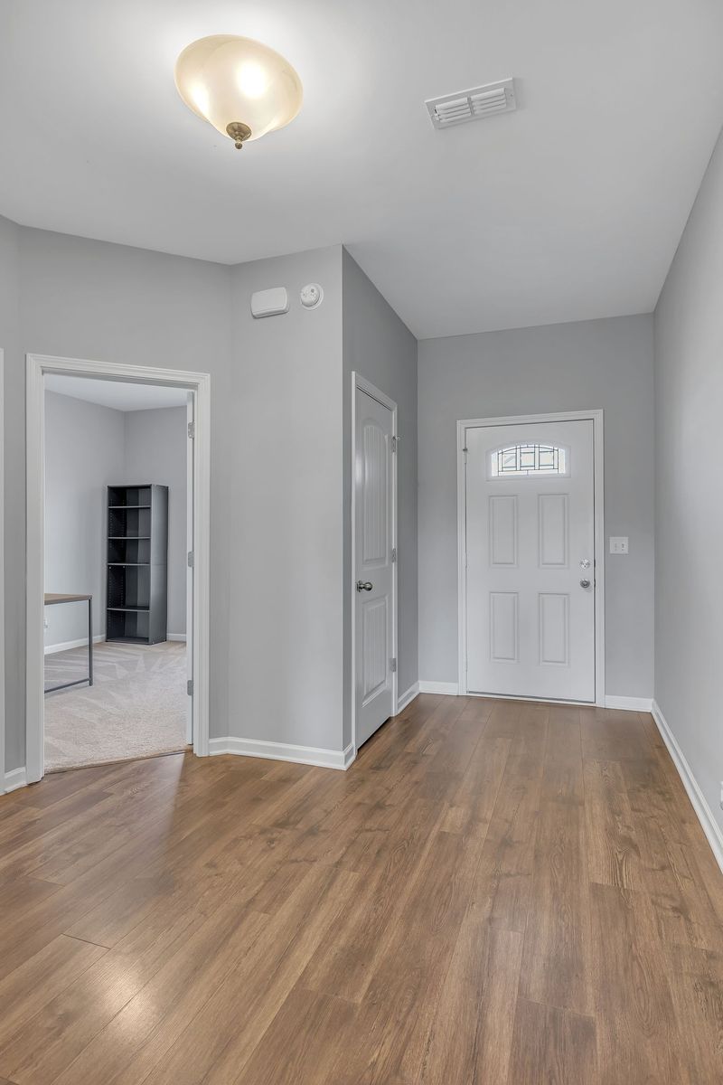 2502 Hollis Dr, Murfreesboro, TN 37127