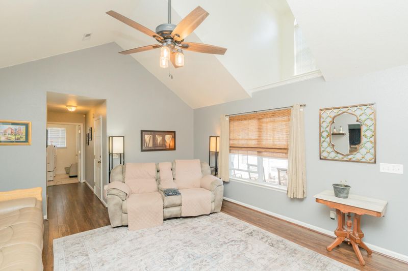 144 Century Dr, Rossville, GA 30741