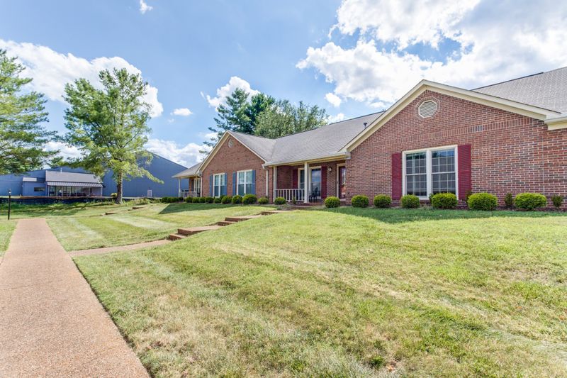 2136 River Chase Dr, Murfreesboro, TN 37128