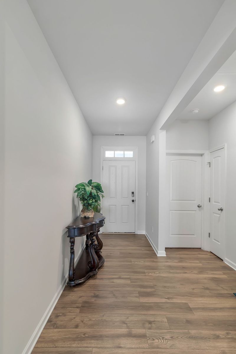 5564 Hickory Woods Dr, Antioch, TN 37013