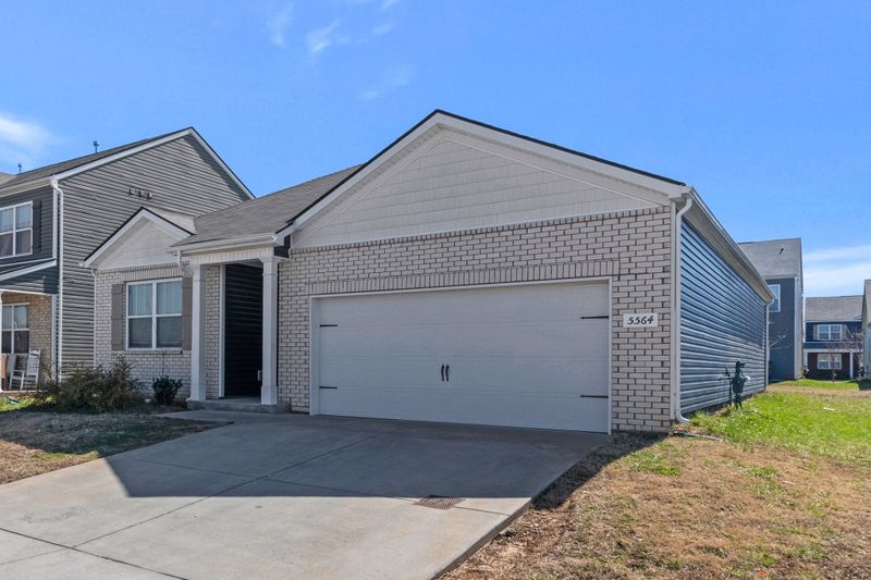 5564 Hickory Woods Dr, Antioch, TN 37013