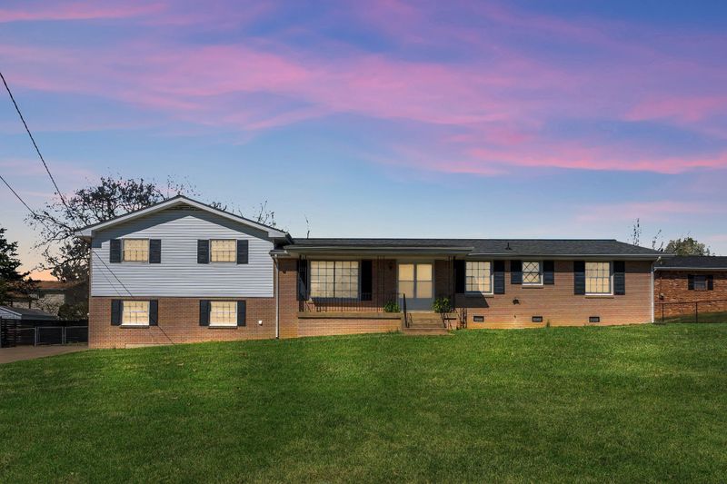 113 Dorris Dr, Hendersonville, TN 37075