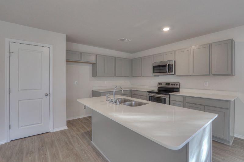 542 Cedar Brook Dr, White House, TN 37188