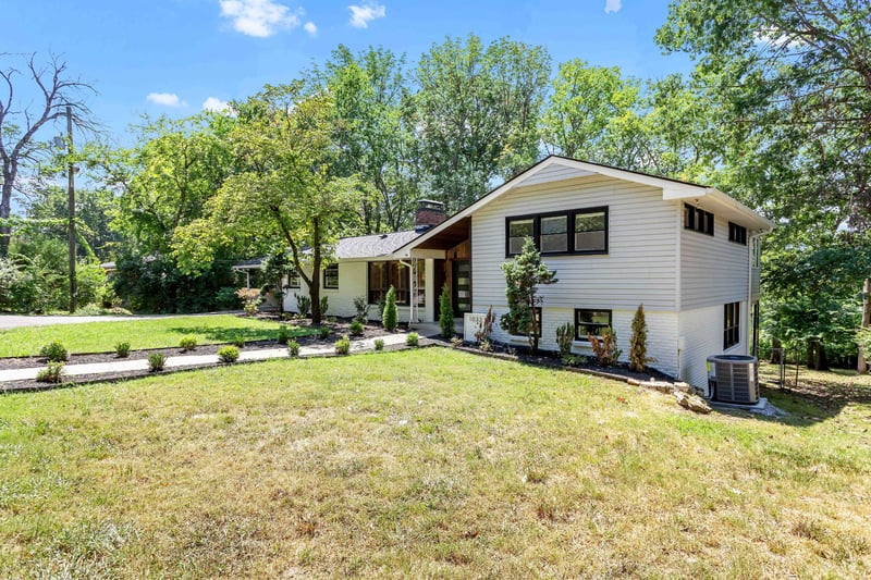 1032 Berwick Trl, Madison, TN 37115