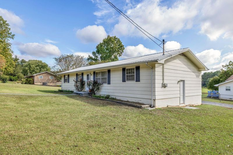 427 Oakwood Ter, Chickamauga, GA 30707