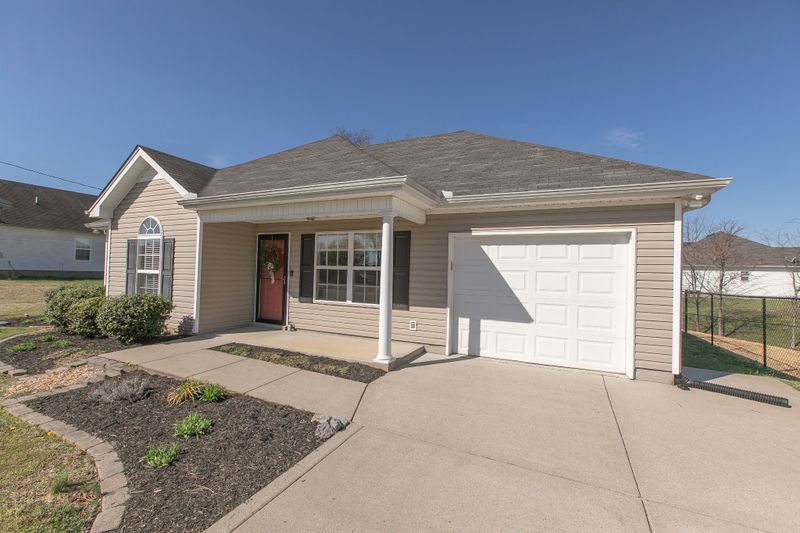 1025 Maxfli Dr, Murfreesboro, TN 37129