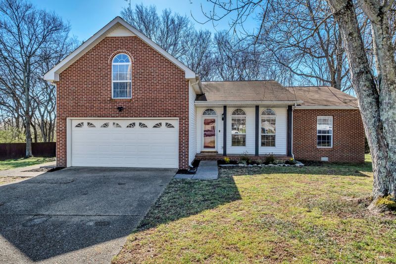 1213 Brockton Ct, Gallatin, TN 37066