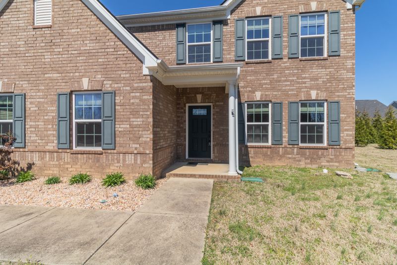 1529 Oak Dr, Murfreesboro, TN 37128