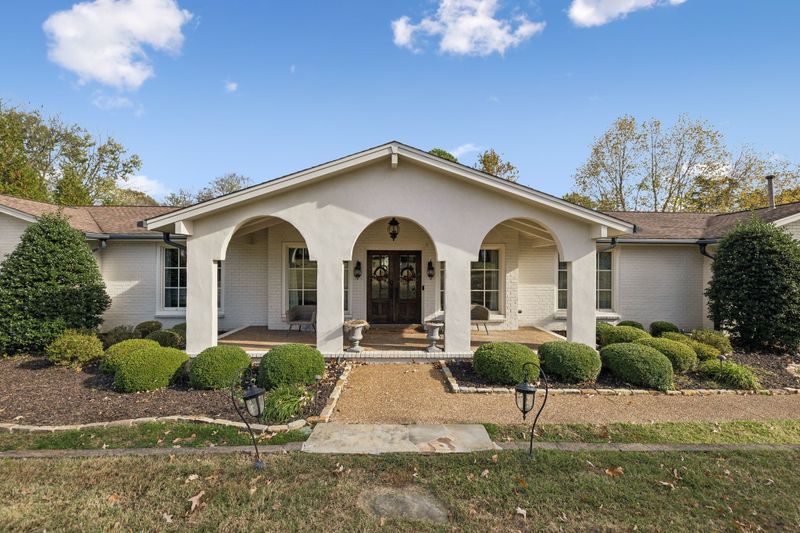 121 Stonewall Dr, Hendersonville, TN 37075