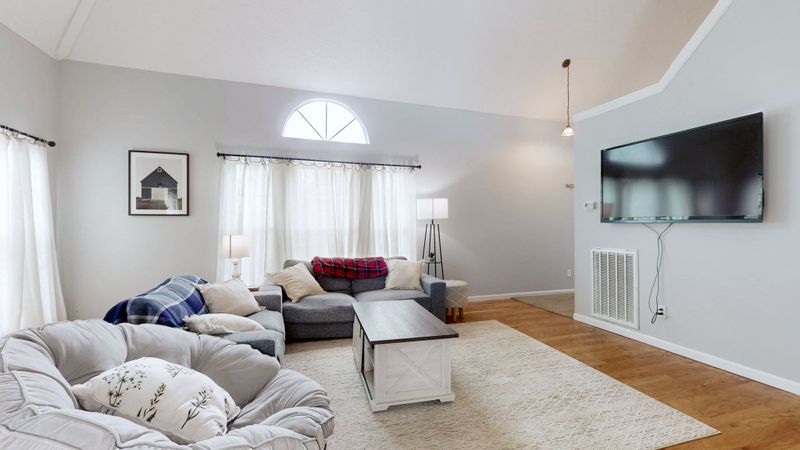300 Poplar Hill Ct, Nashville, TN 37214