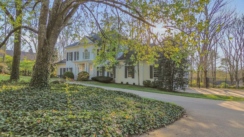 4512 Harpeth Hills Dr, Nashville, TN 37215