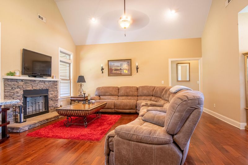 344 Twelve Oaks Dr, Rock Spring, GA 30739