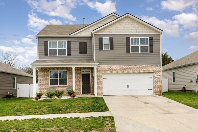 5079 Hunters Village Dr, Lebanon, TN 37087