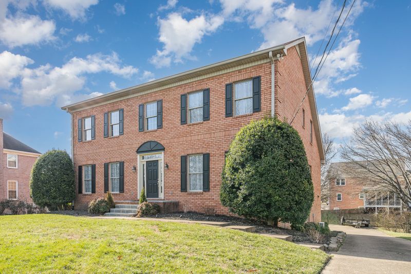 110 Ballentrae Ct, Hendersonville, TN 37075