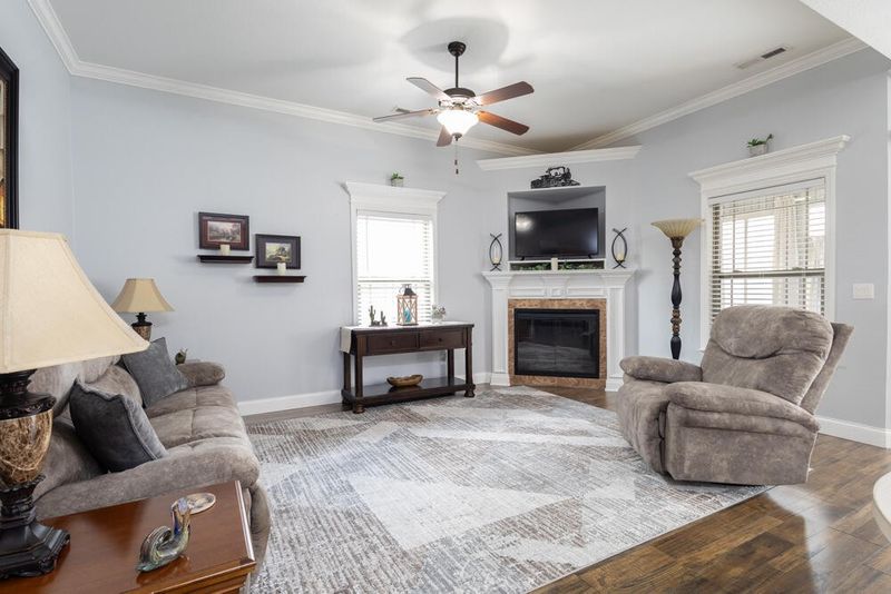 50 Tradewind Dr, Fort Oglethorpe, GA 30742