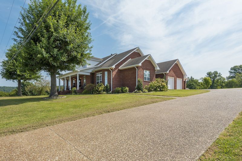 8 Fox Run Ln, Carthage, TN 37030